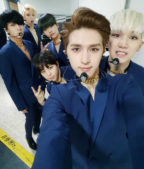 [vixx][新闻]151127 rovix更新vixx要员自拍感谢来应援的粉丝