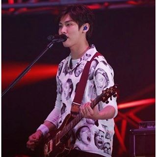 ftisland新闻151215宋承炫更新ins一则只有脸瘦了