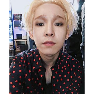 [winner][新闻]160115 金发南太铉妖孽自拍 展现迷之眉毛