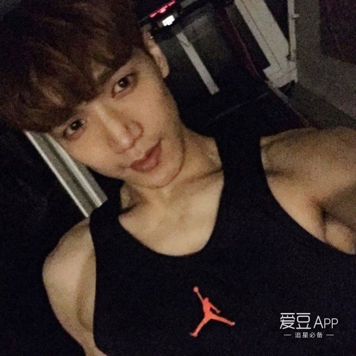 [2pm][分享]160511 jun.k现身健身房 ins发照秀完美肌肉