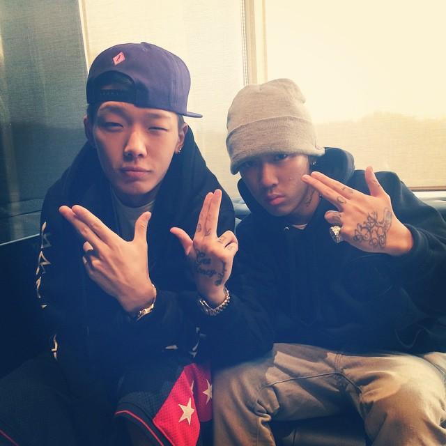 [ikon][新闻]141030 dok2 ins更新与bobby合照 1p