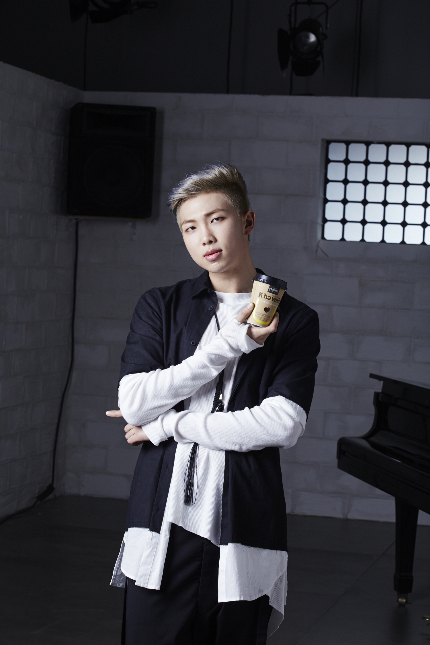 防弹少年团新闻150428rapmonsterkhawahcoffee代言拍摄花絮图