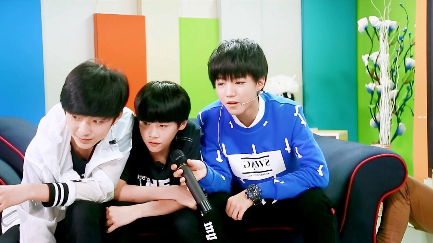 [tfboys][新闻]150430 tf少年go精彩预告 电话连线千玺 评冲天辫谁最