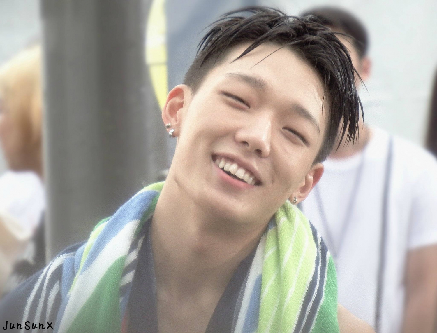 2015ikon雪碧水枪庆典特邀嘉宾:bobby_高清图片大全