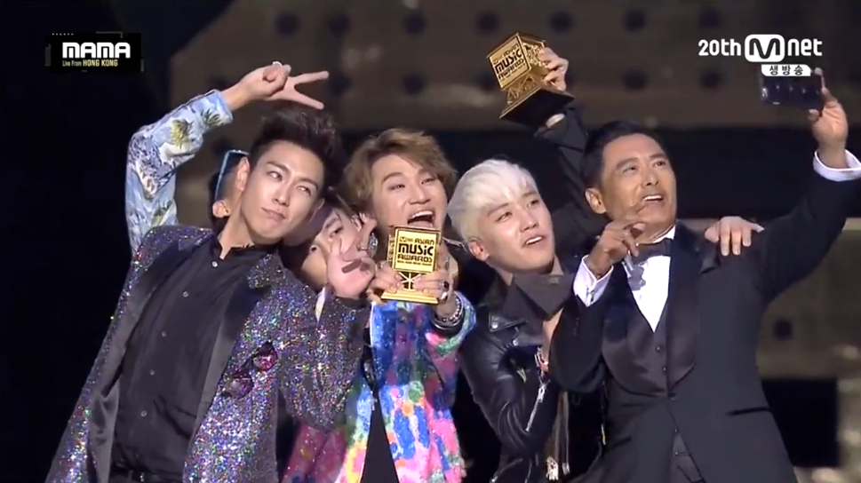 [bigbang[新闻]151202 2015mama年度大赏最佳年度歌手获得者:bigbang