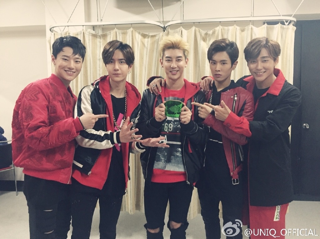 [uniq[新闻]151206 谦逊鲜肉团uniq获爱奇艺尖叫之夜"年度音乐大奖"