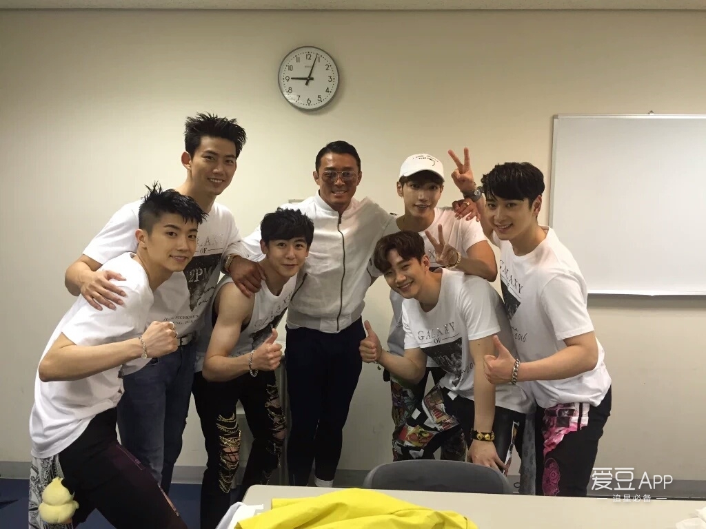 [2pm][分享]160522 秋山成勋更新推特和2pm的合影1p