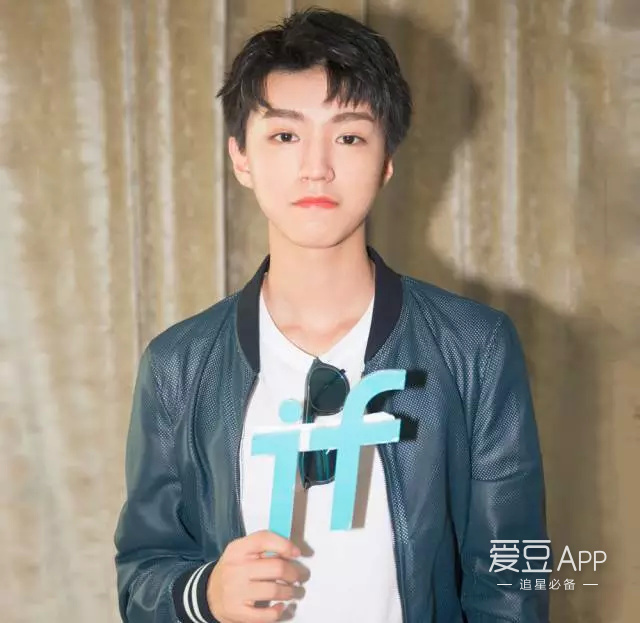 [tfboys][新闻]170626 if时尚头条文章:王俊凯 —— 17岁的零差评人生