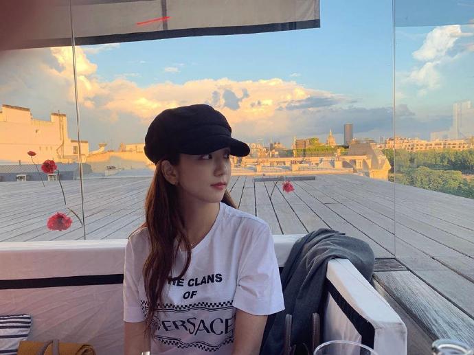 blackpink新闻190527jenniejisoo晒照带粉丝一览巴黎风情