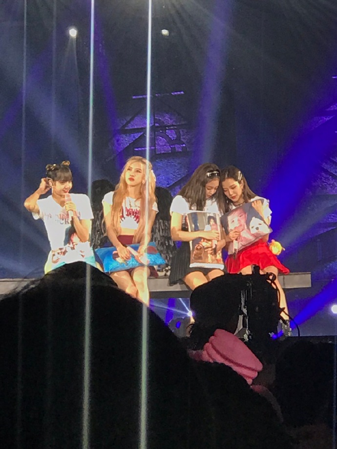 [blackpink][新闻]190714 blackpink泰国安可演唱会day2,今日份的美颜