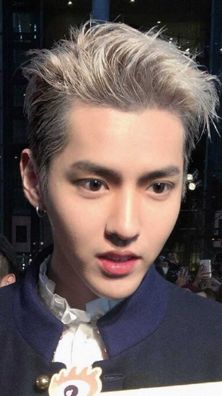 吴亦凡分享190929吴亦凡十年前后颜值对比敬请观看颜霸成长过程