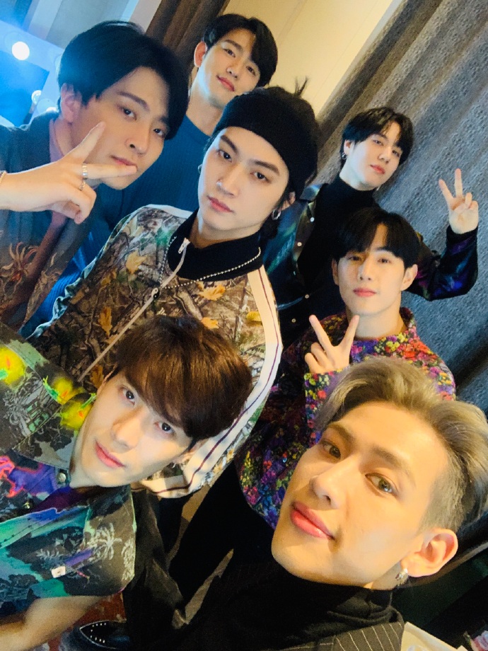 got7分享191223got7青岛签名会后台合照公开获得了满满的正能量