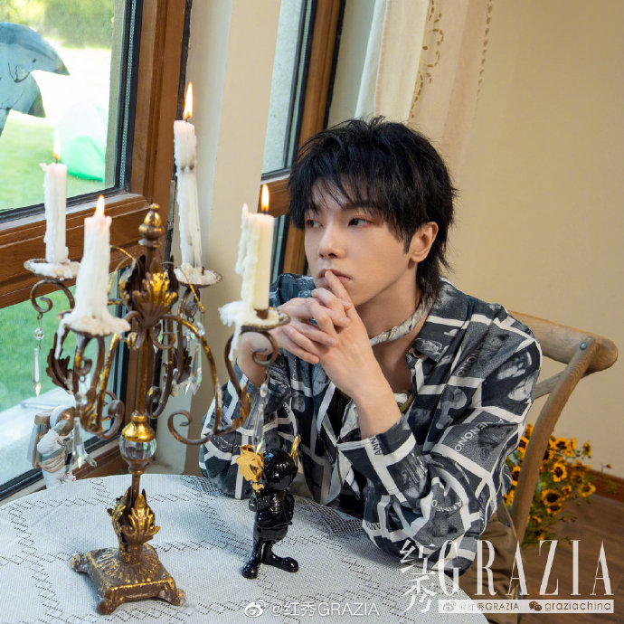 [华晨宇][新闻]200608 华晨宇《红秀grazia》封面内页