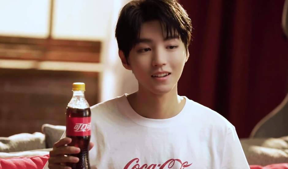 今日,可口可乐释出代言人王俊凯广告片拍摄花絮,快戳视频围观小