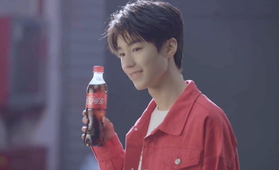 今日,可口可乐释出代言人王俊凯广告片拍摄花絮,快戳视频围观小