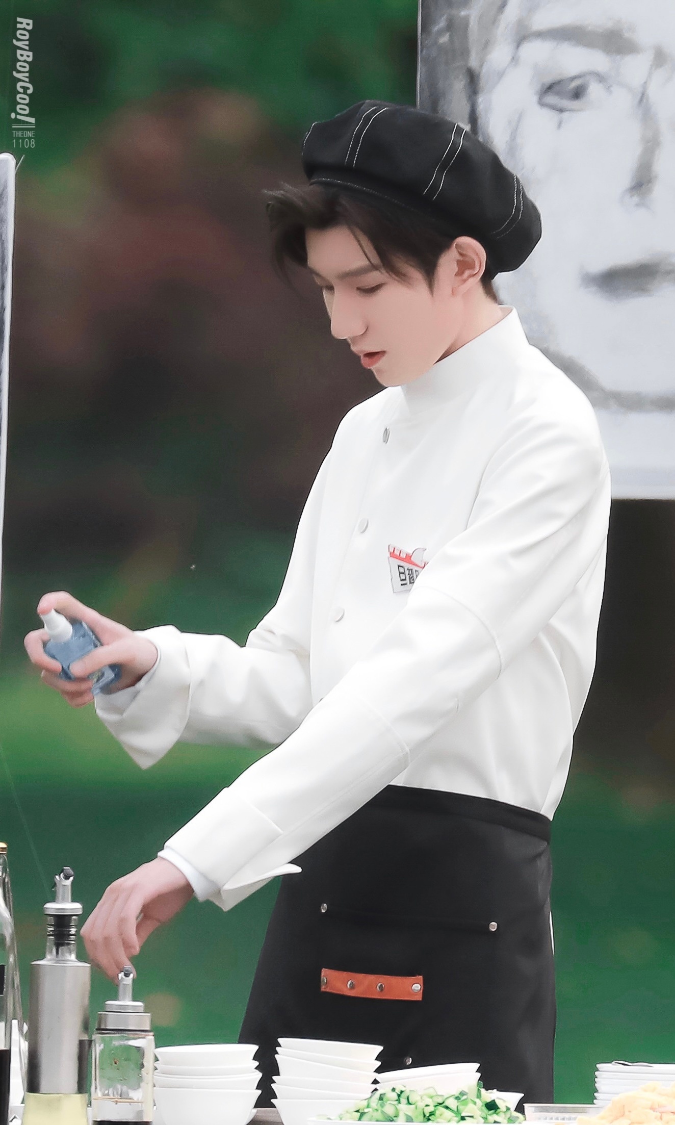 tfboys分享210719王源厨师造型美图分享最帅小厨师来啦