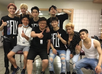 [新闻]160620 got7演唱会工作人员晒合照:大家都不要受伤