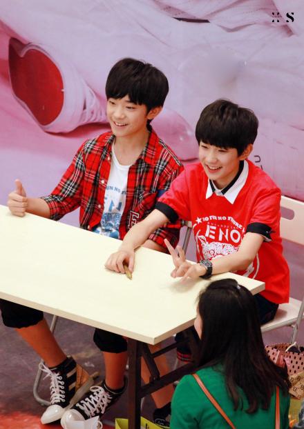 2014tfboys《魔法城堡》北京签售会