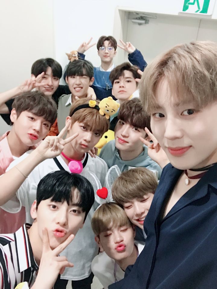 [wanna one][新聞]170813 今天也一起的簽名約會 請查收你的男友們!