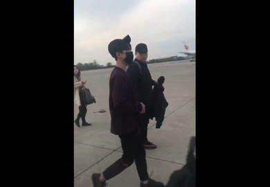 171125 【易烊千玺】宁波-北京：机场到达，没穿外套的帅气小哥哥
