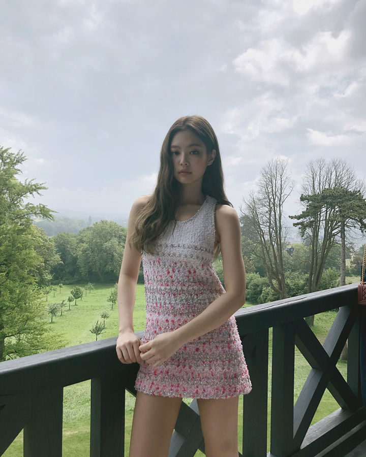 [blackpink][分享]180618 貴族名媛既視感 jennie公開法國行美照