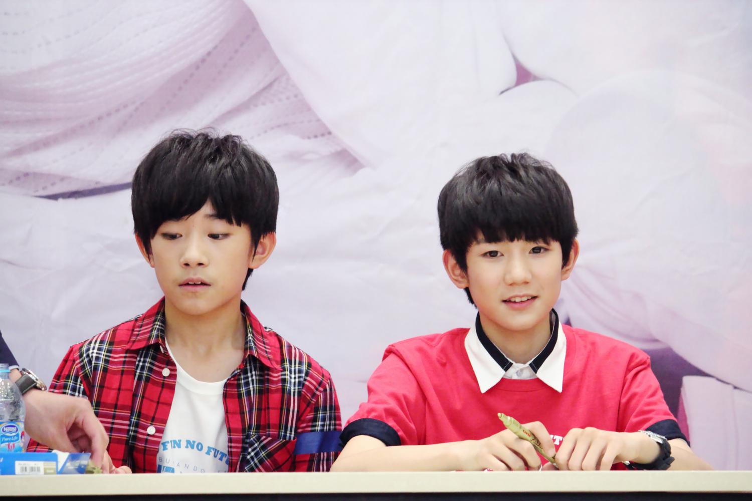 2014tfboys《魔法城堡》北京签售会