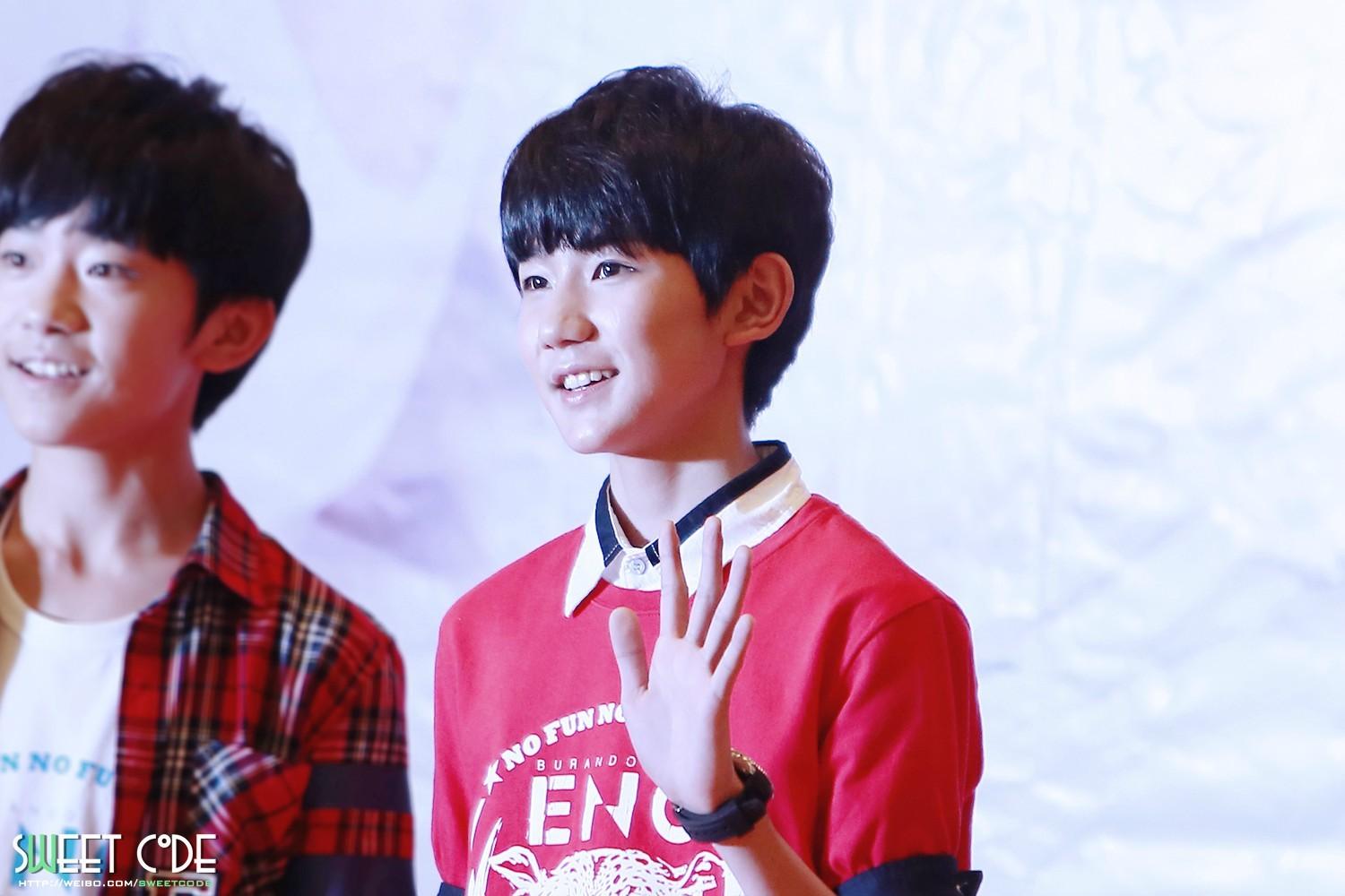 2014tfboys《魔法城堡》北京籤售會_高清圖片大全-愛豆app