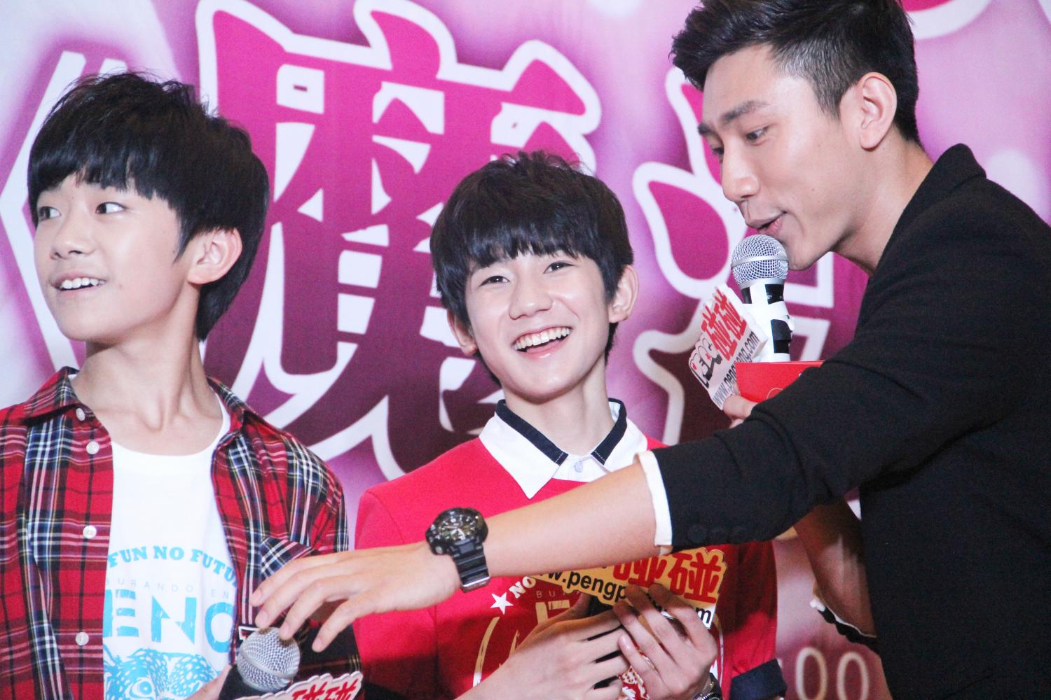 2014tfboys《魔法城堡》北京签售会