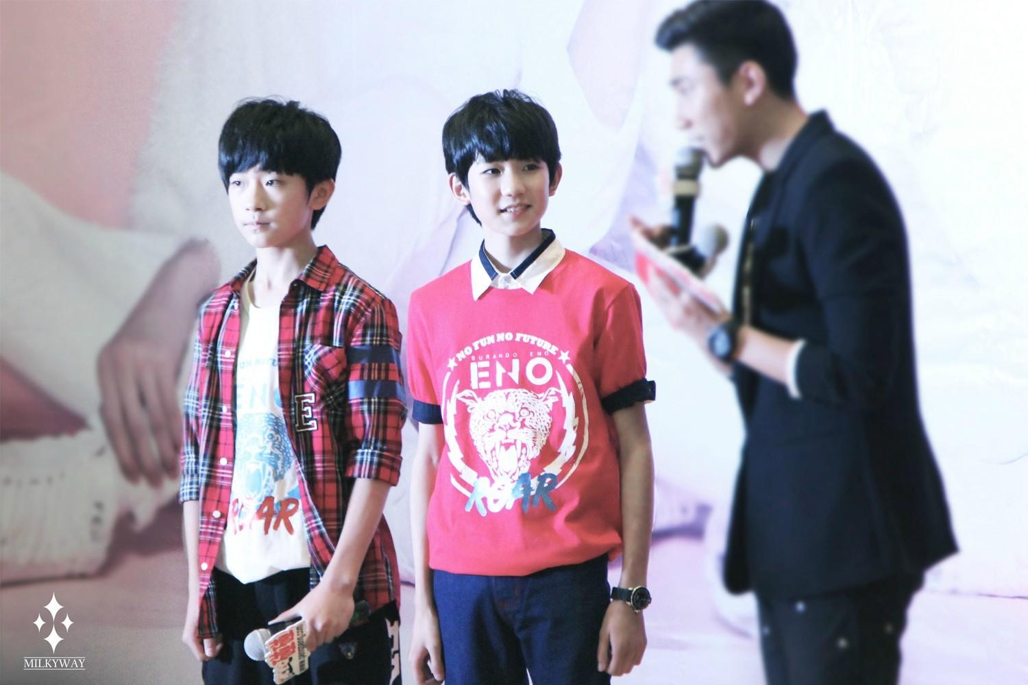 2014tfboys《魔法城堡》北京签售会