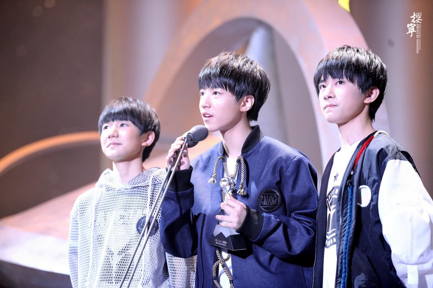 2015tfboys2015qq音乐巅峰盛典