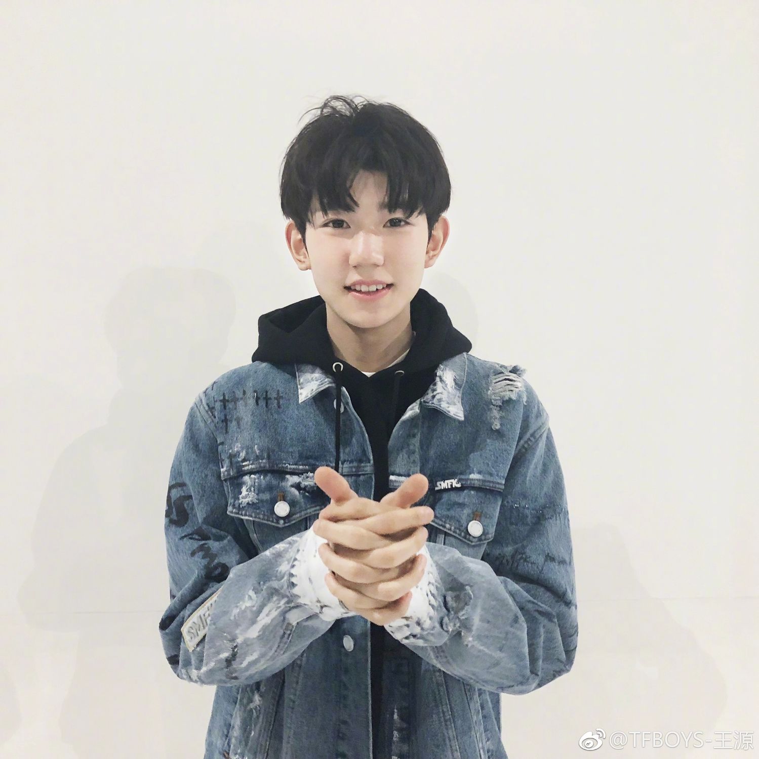 [tfboys][新聞]180206 王源微博發問對春晚有何期待 送上中國贊祝大家