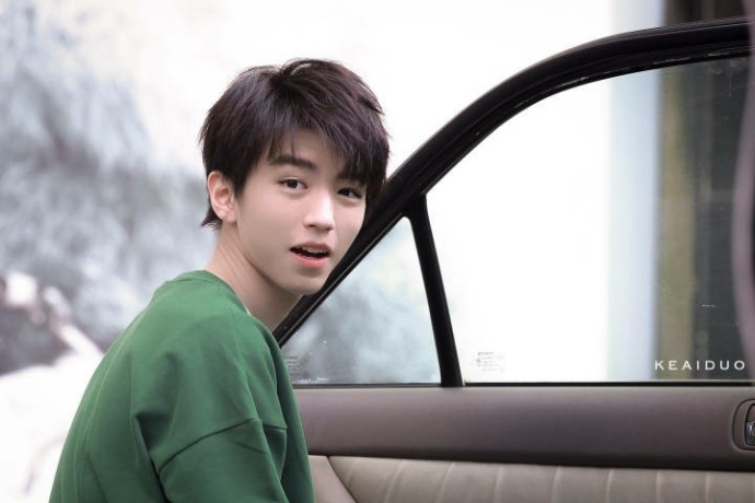 [tfboys][分享]180315 王俊凱詮釋最佳手機代言人 從9到15見證成長