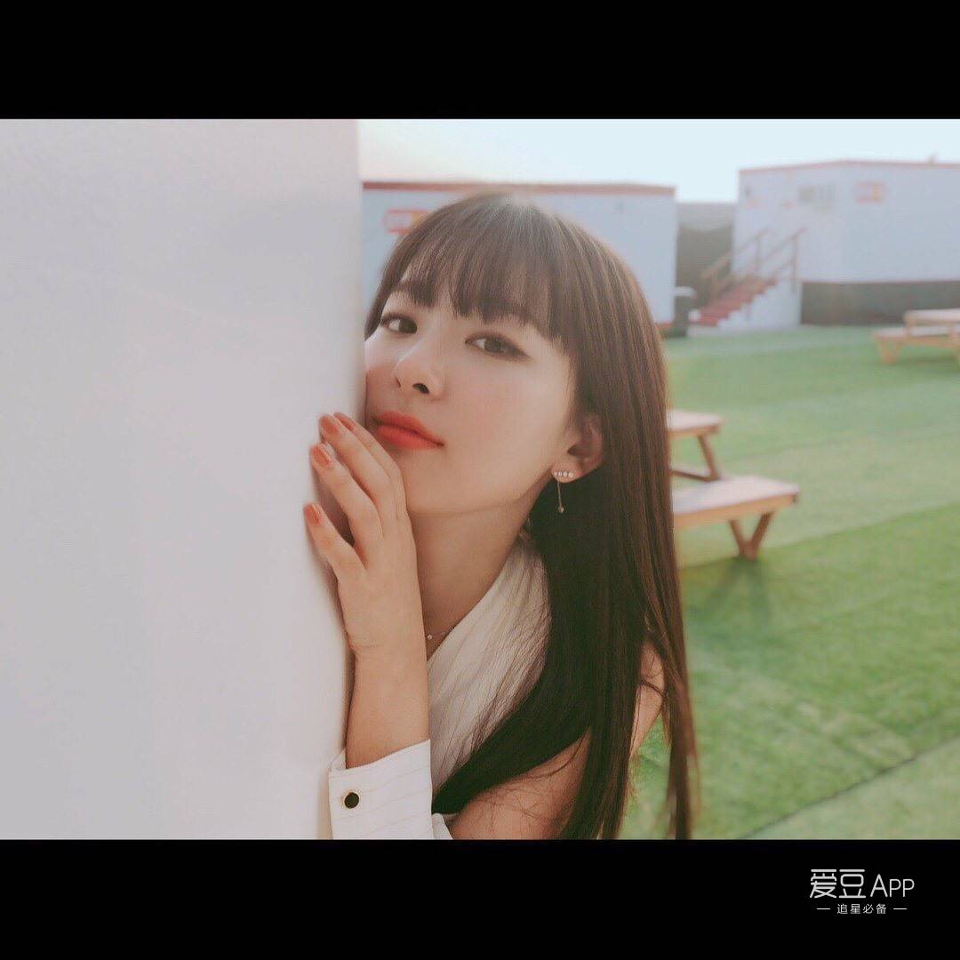 red velvet 新聞 愛豆新聞訊 19日,rv官方ins公開了irene-澀琪-wendy