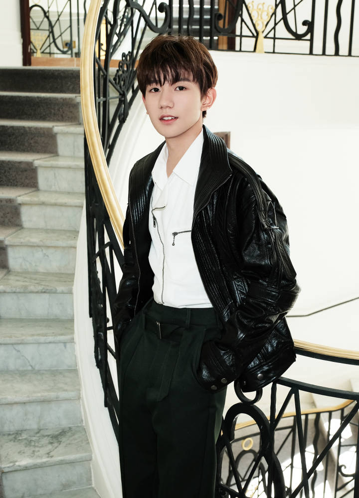 [tfboys][新聞]180515 王源開啟戛納新一天工作 今天帥氣小源也要一切