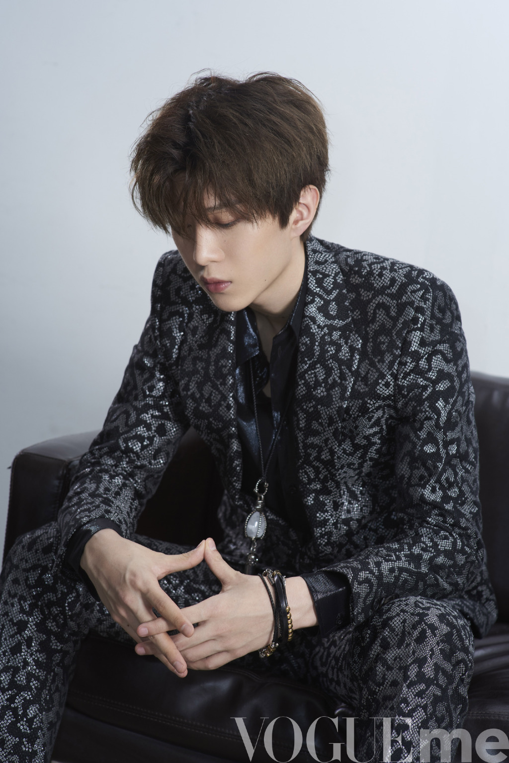 nine percent 新聞 vogueme雜誌官博今日曬出範丞丞九宮格西裝硬照