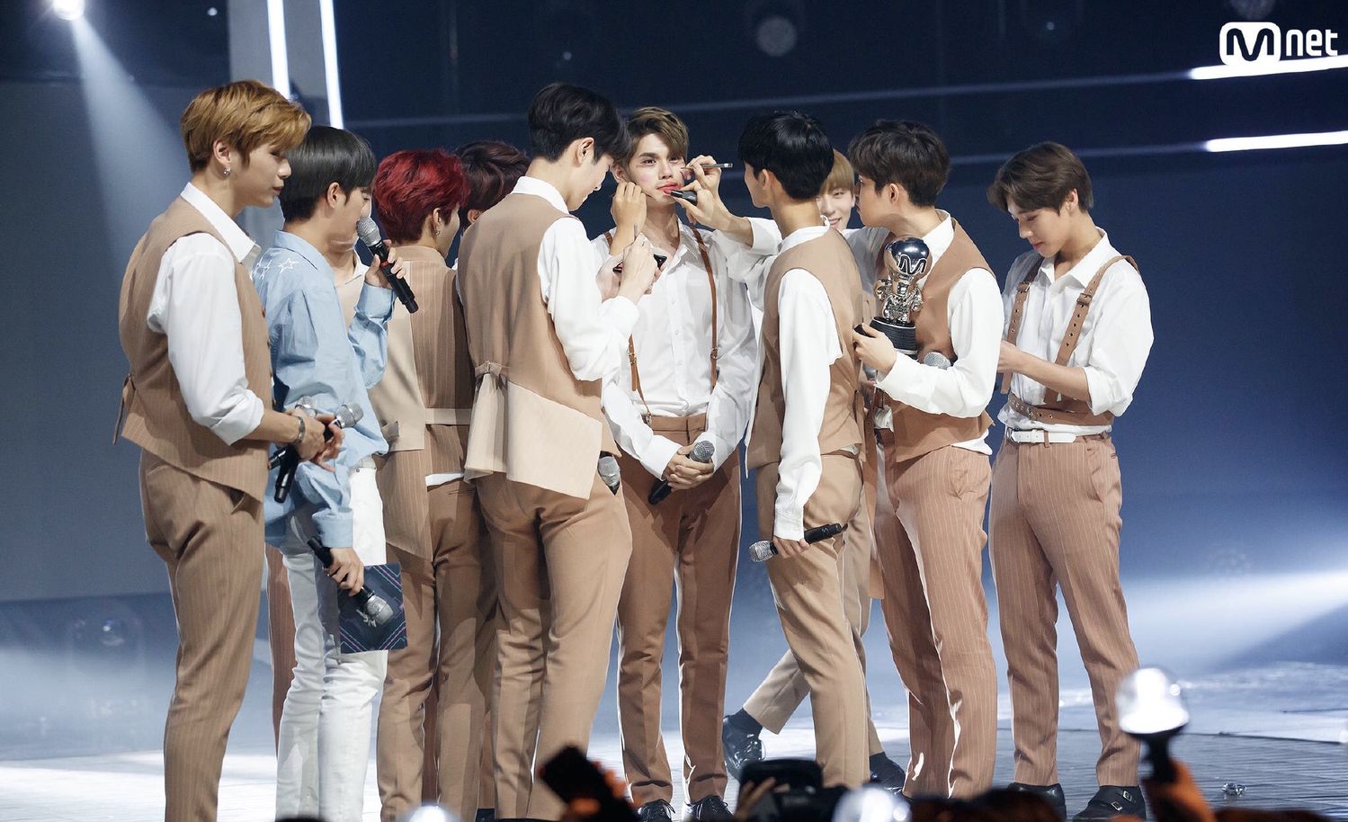 wannaone新聞180618斬獲女心的絕對魅力mcd現場高清圖洗禮