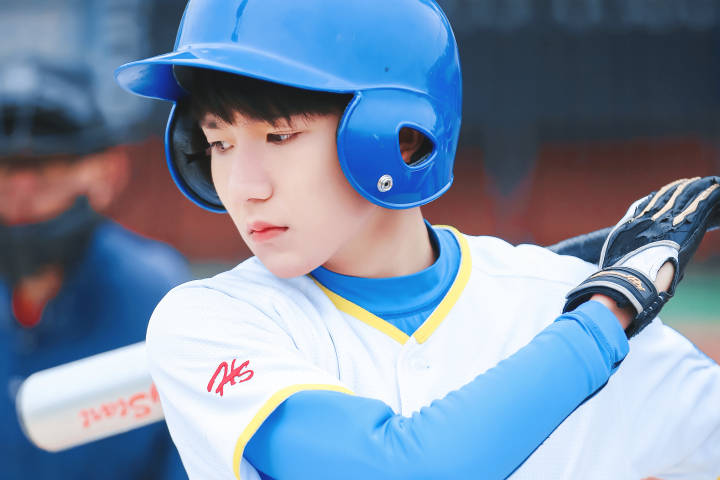 [王源][新闻]180926 王源将为美国职业棒球正式比赛开球 9月29日与你