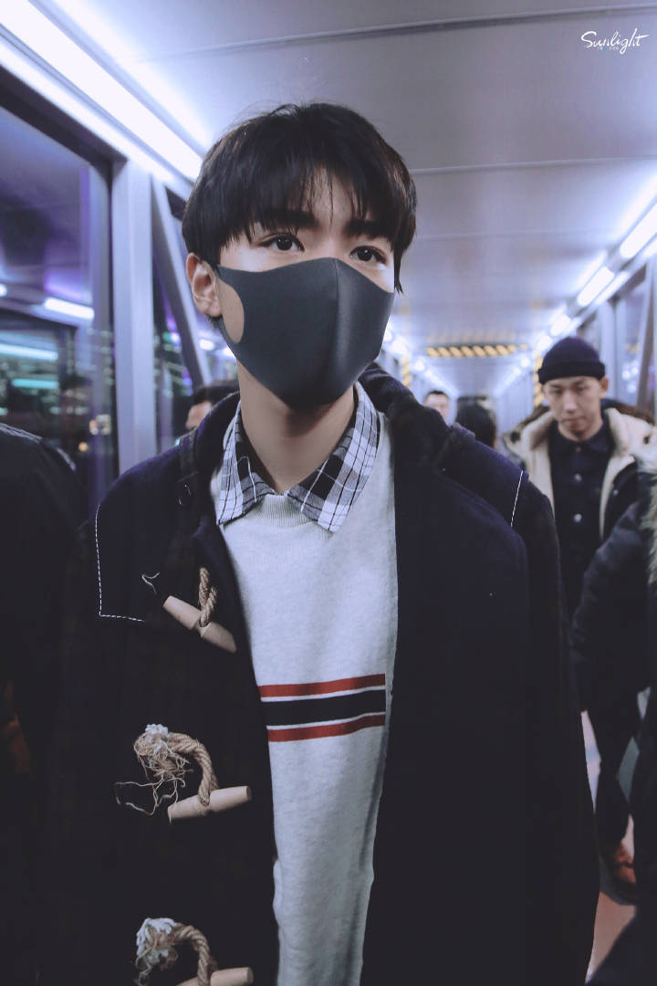 [tfboys][新聞]190106 王俊凱重慶飛北京,空中小飛人似冬日暖陽