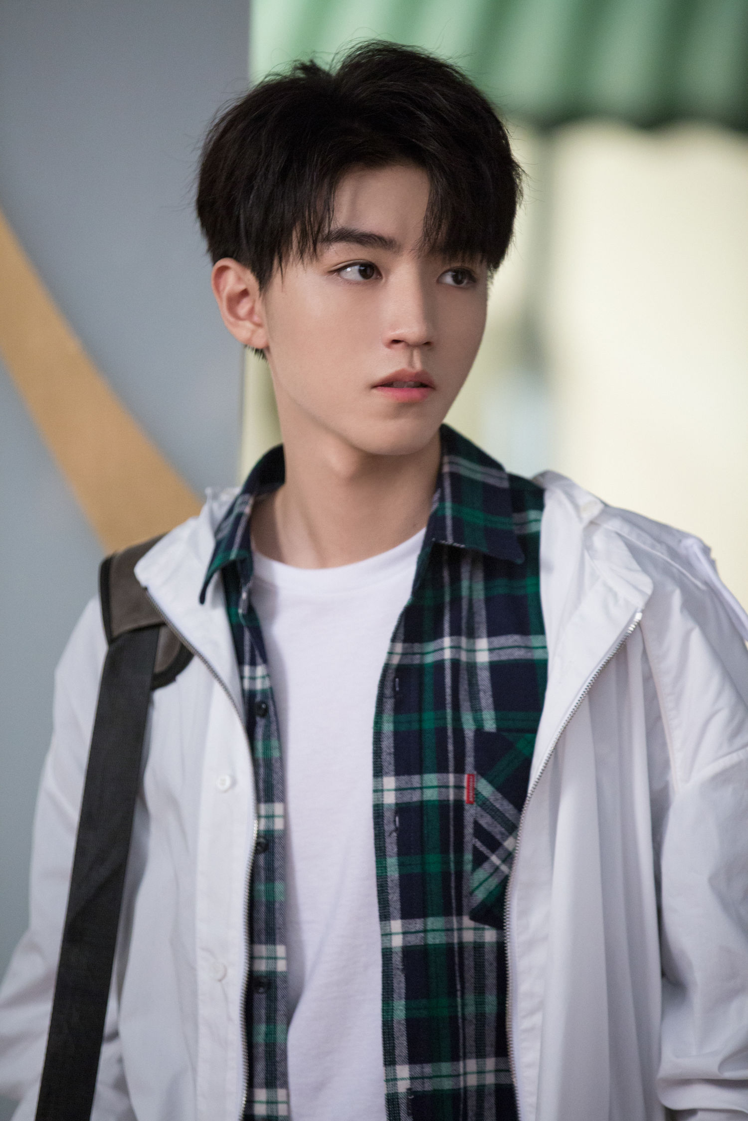 [tfboys][新聞]190226 王俊凱格子襯衫系列,不像程序員呀!