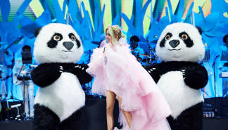 [消息]蔡依林2023 Ugly Beauty演唱会收官 十城十一场大秀打造顶级视听盛宴 终场成都熊猫玩偶惊喜出现 “带着第一场兴奋的心迎接最后这一场”